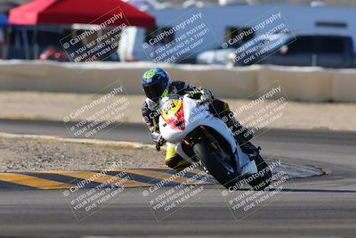 media/Dec-18-2022-SoCal Trackdays (Sun) [[8099a50955]]/Turn 2 (950am)/